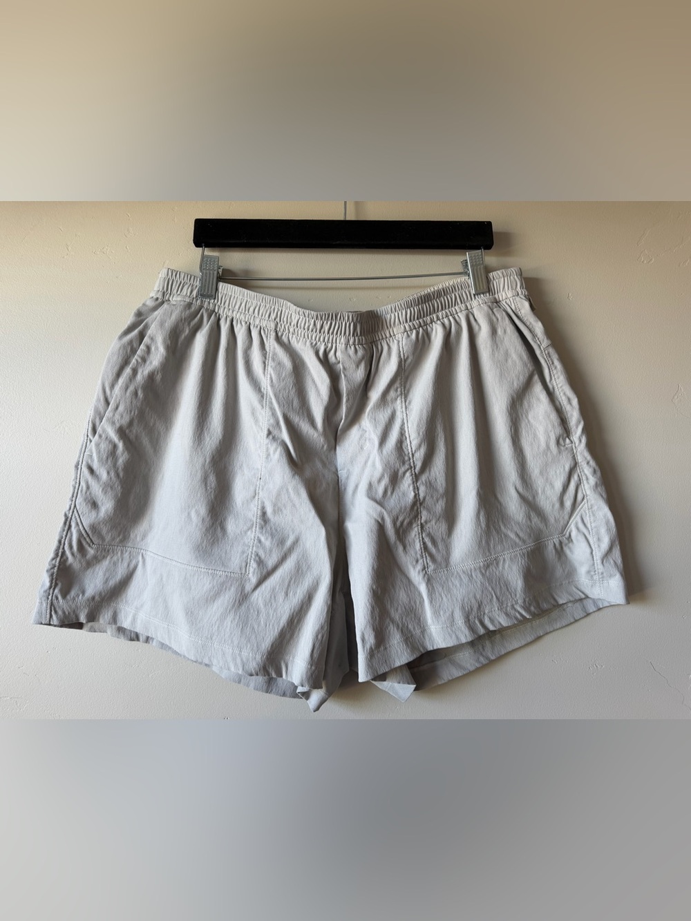 Men’s Lululemon Bowline Short Cream Size: XXL